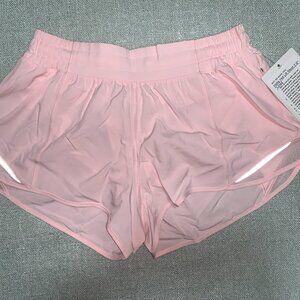 Lululemon NWT Hotty Hot Low-Rise Lined Short 2.5" Size 6 Pink Pearl